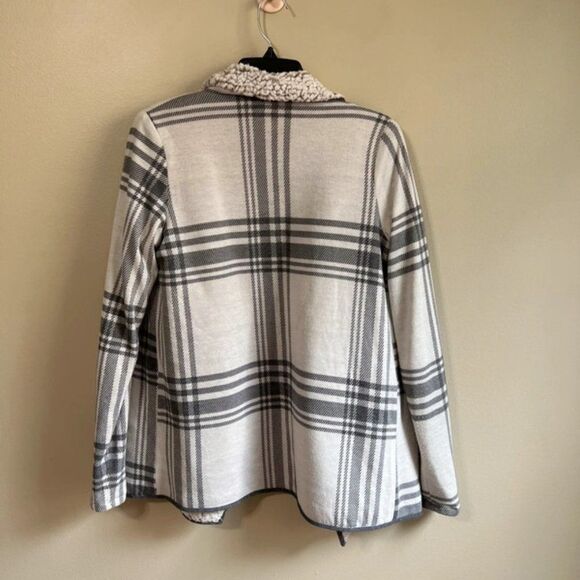 Thread + Supply small cardigan - Picture 2 of 3